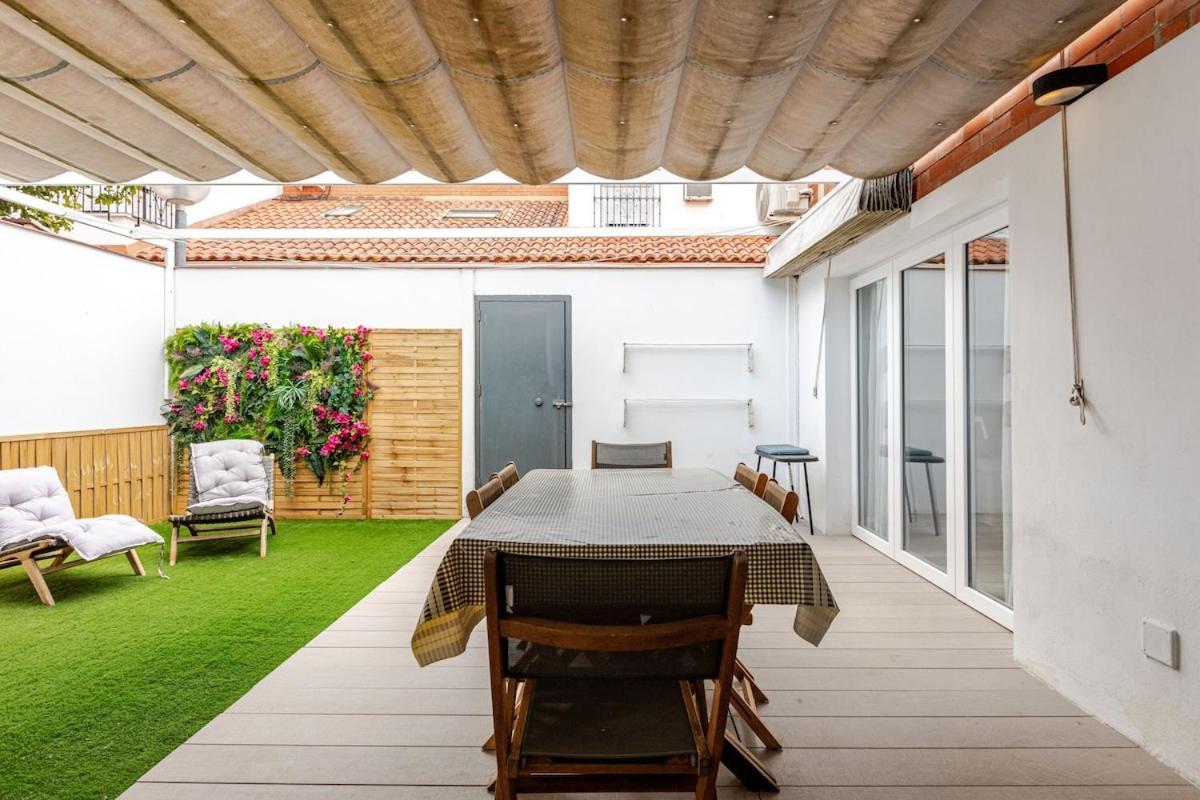 Casa Fibes - Congresos Parking Y Alberca * Sevilla